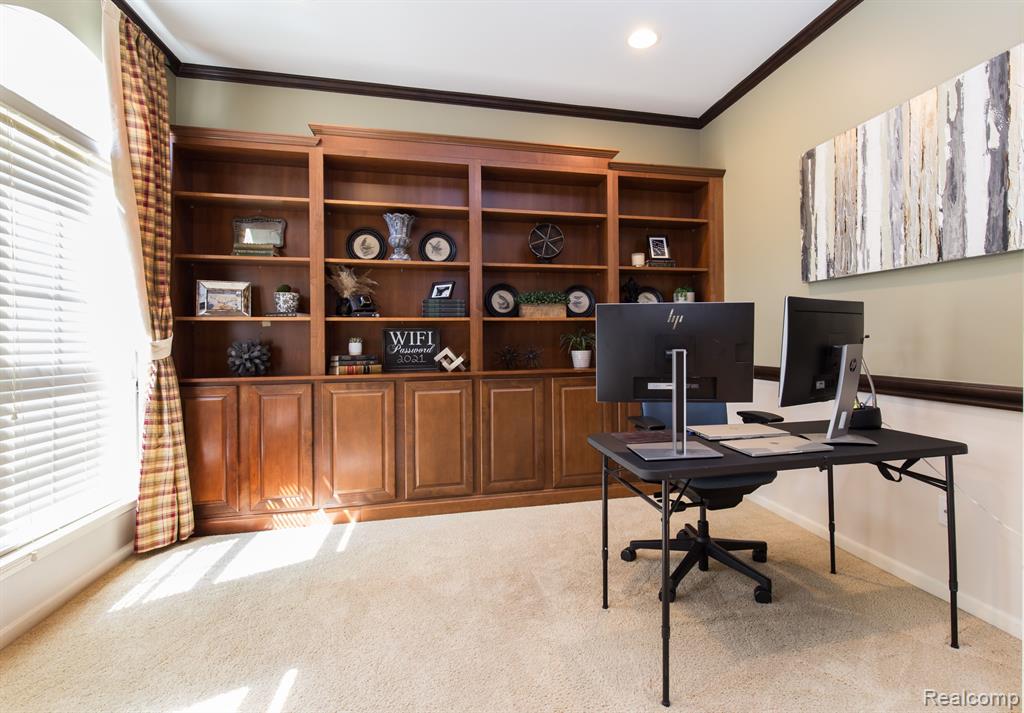 27380 Victoria Road Novi, MI 48374 - Photo 4 of 42