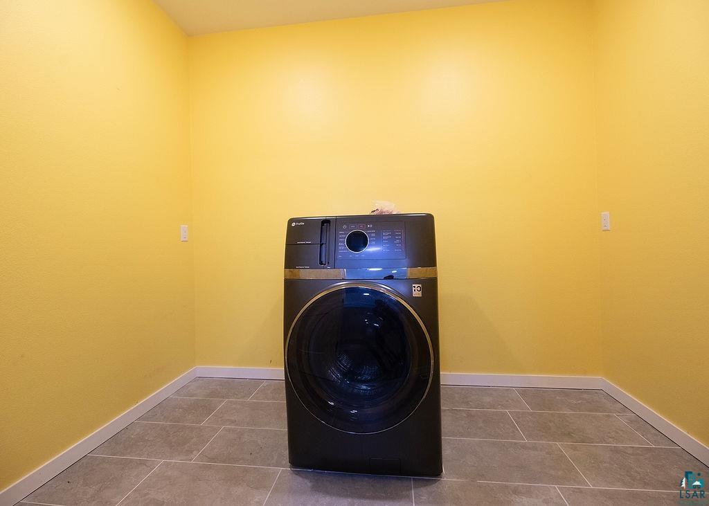 417 Elk Street Duluth, MN 55803 - Photo 47 of 65 Washer/Dryer Combo