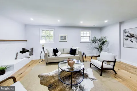 $1,095,000 | 11832 Enid Drive, Potomac, MD 20854