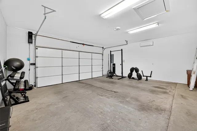 a view of backyard of the house