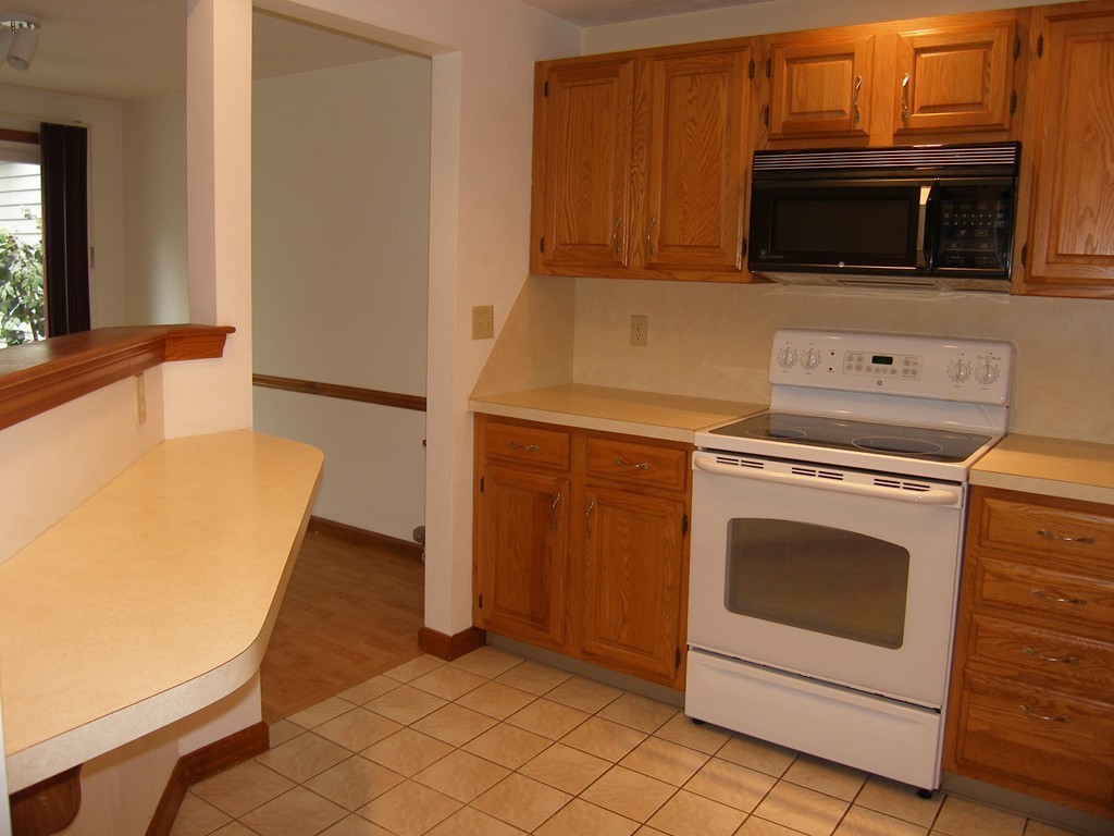 612 Ridgefield Circle, Unit C Clinton, MA 01510 - Photo 5 of 21 Gallery Image 5