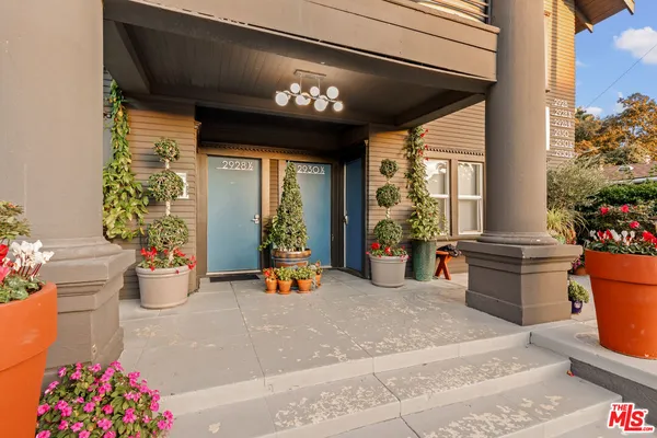 $3,600 | 2928 Walton Avenue, Unit 2930, Los Angeles, CA 90007