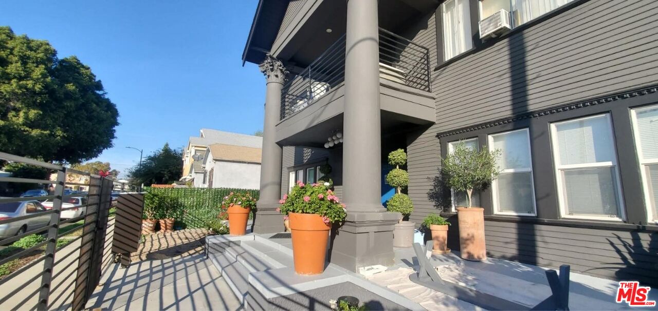 2928 Walton Avenue, Unit 2930 Los Angeles, CA 90007 - Photo 8 of 8