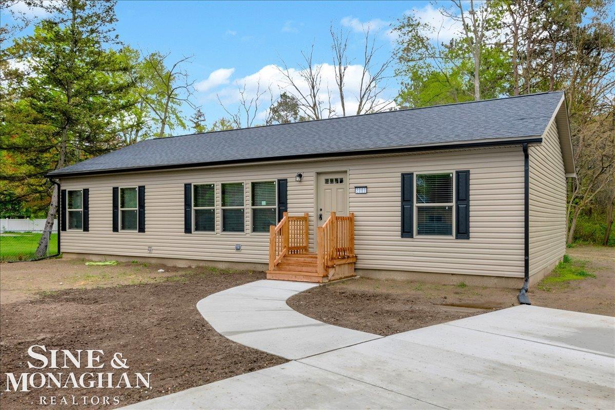 2060 Washington Street Algonac, MI 48001 - Photo 2 of 37
