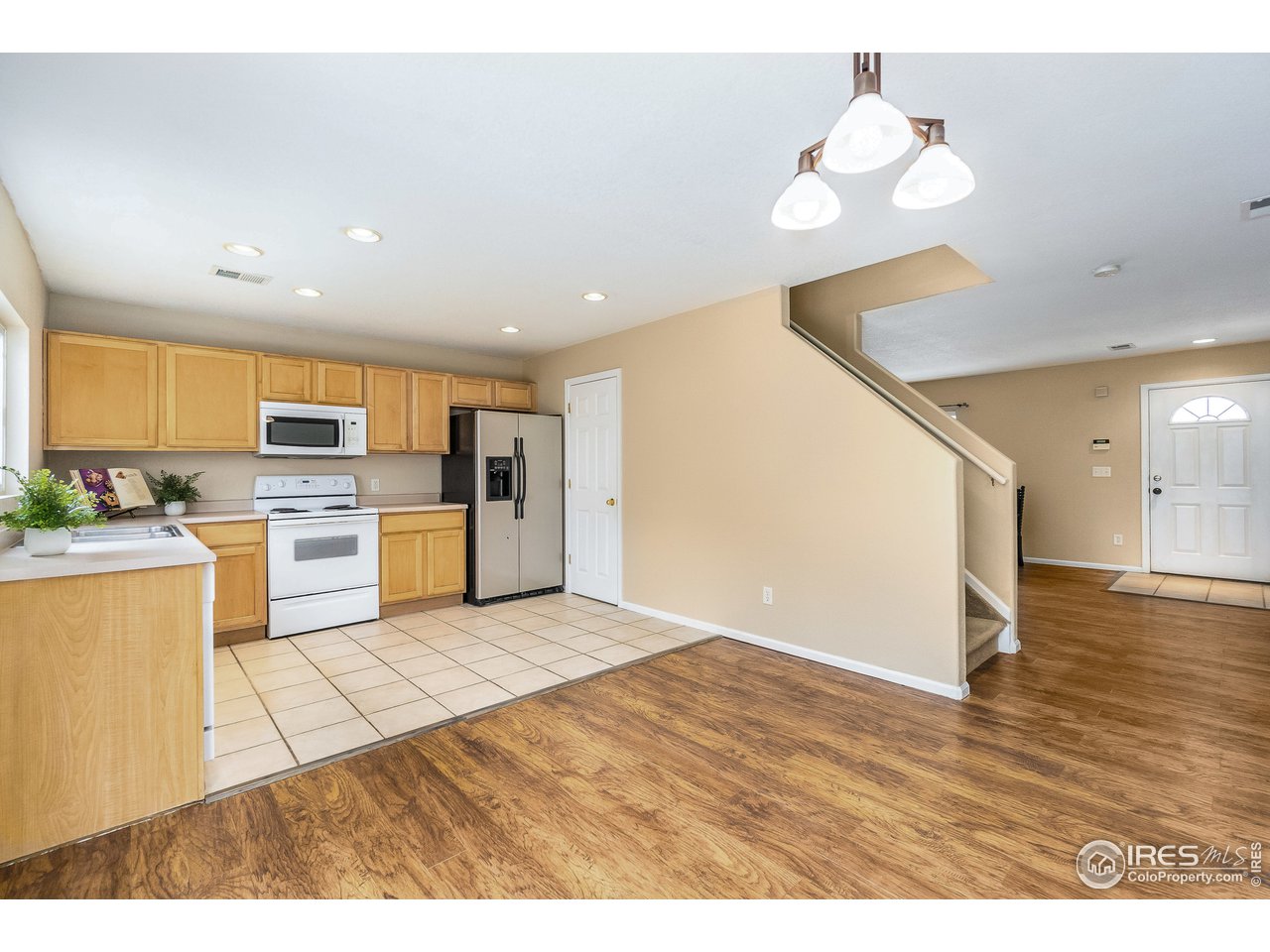 433 Riva Ridge Drive Fort Collins, CO 80526 - Photo 6 of 25 Eat-in Kitchen
