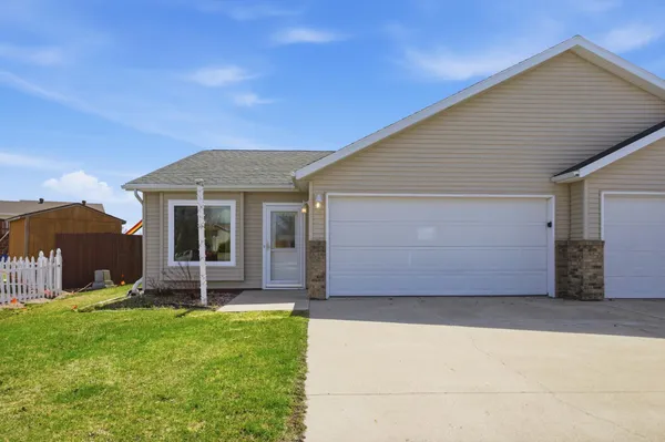 $265,000 | 3413 38th Street South, Moorhead, MN 56560