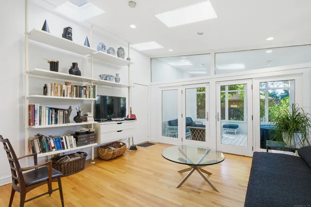 $689,000 | 2345 Park Avenue, Bridgeport, CT 06604