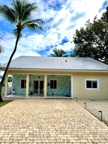 $750,000 | 118 1st Street, Key Largo, FL 33037