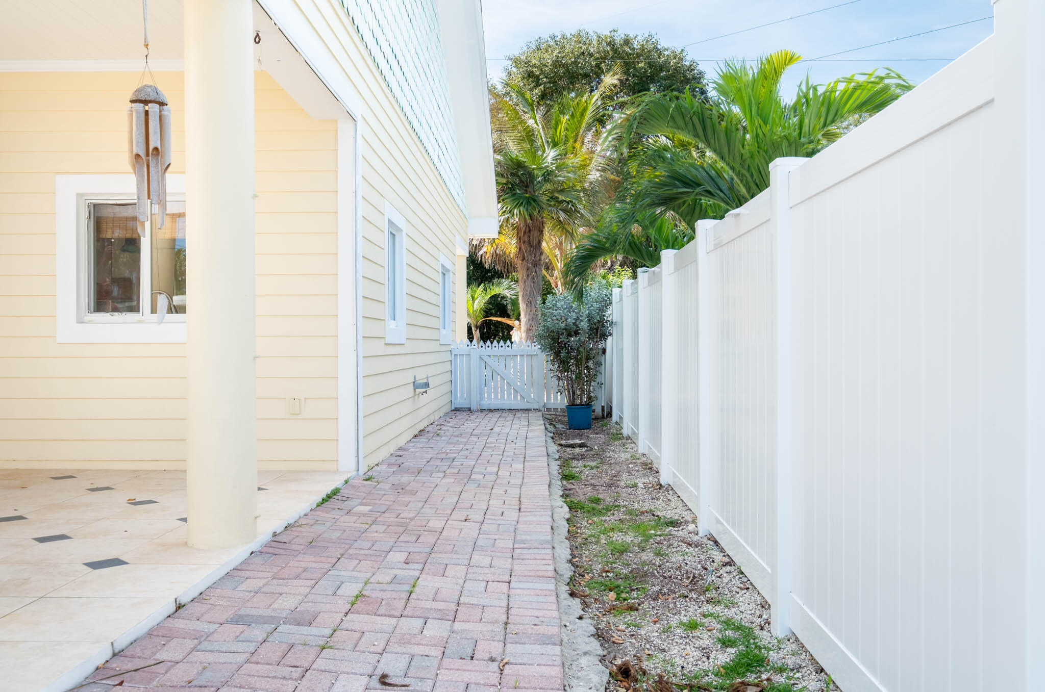 118 1st Street Key Largo, FL 33037 - Photo 19 of 25 Side of Backyard Exterior