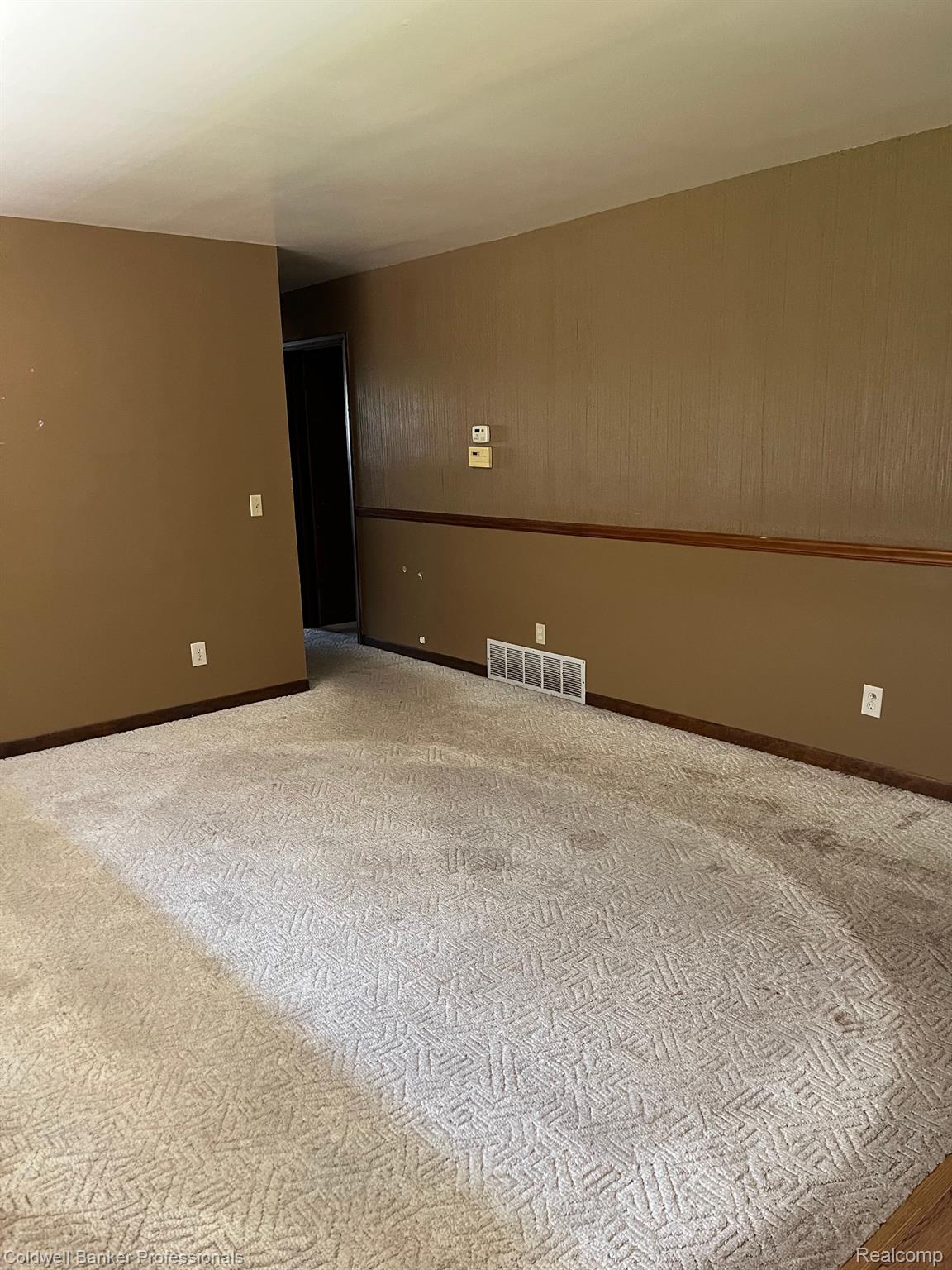 11242 Coldwater Road Flushing, MI 48433 - Photo 5 of 27 Gallery Image 5