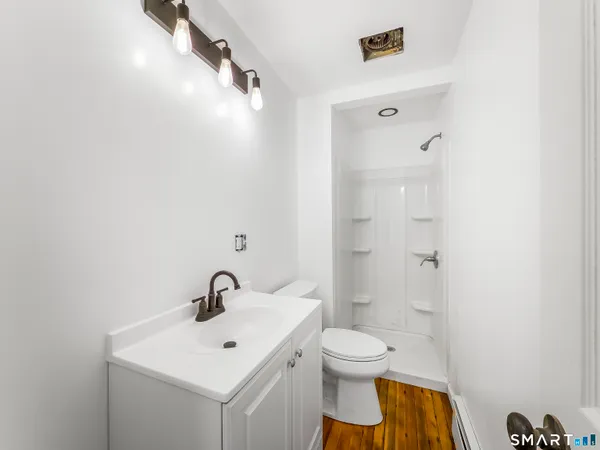 $1,800 | 31 Loveland Street, Middletown, CT 06457