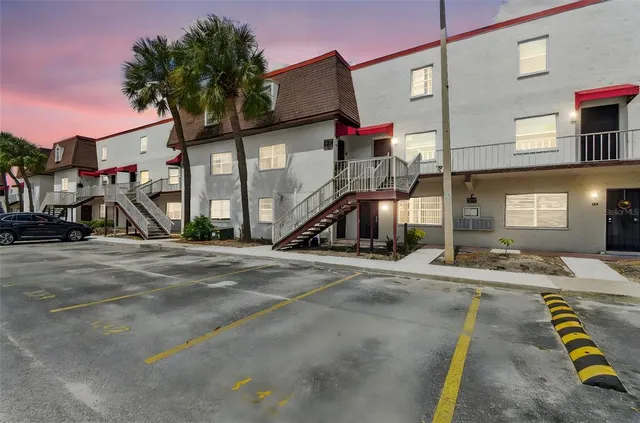 $110,000 | 9115 Tudor Drive, Unit E106, Tampa, FL 33615