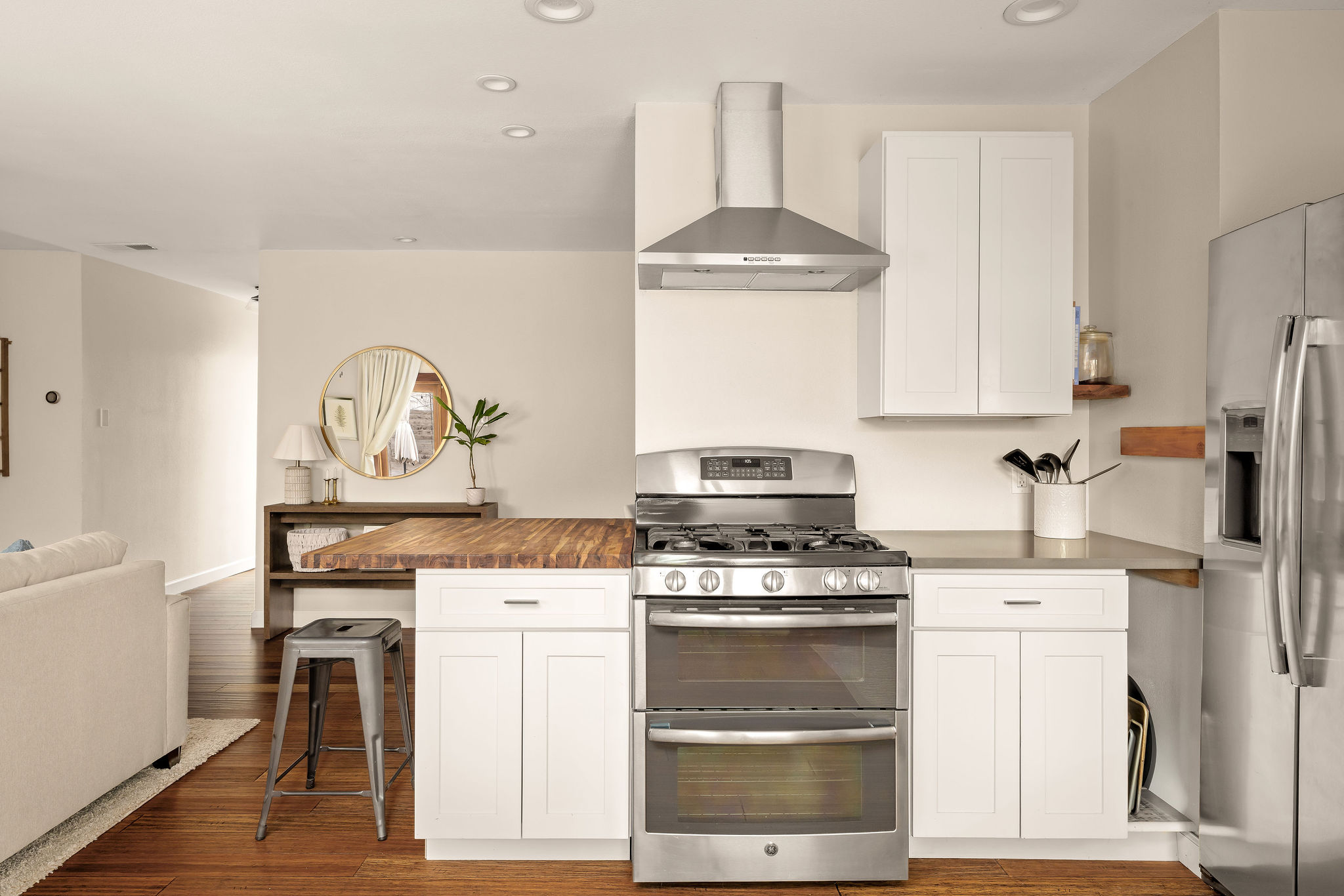 6107 Harwin Lane Austin, TX 78745 - Photo 13 of 27