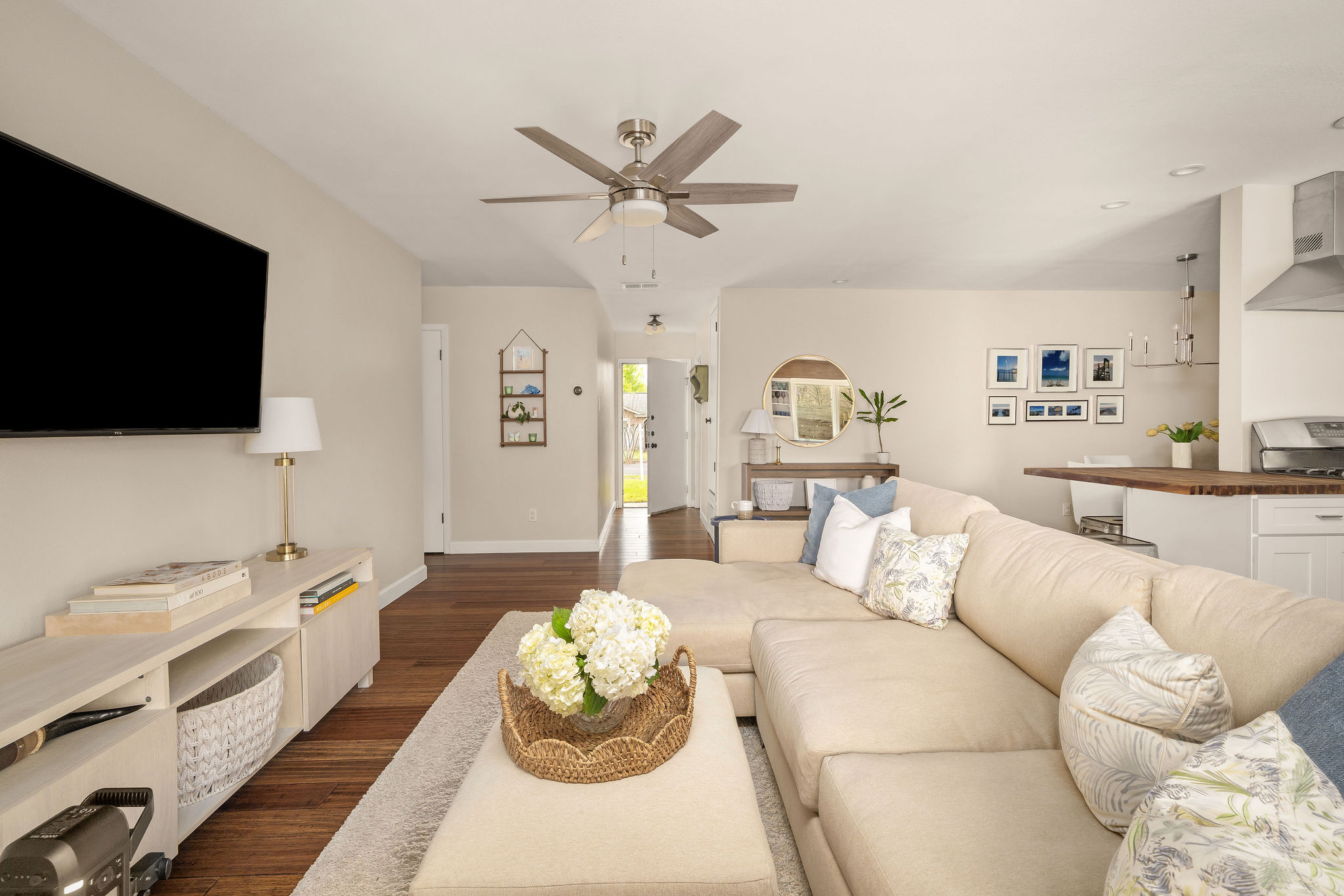 6107 Harwin Lane Austin, TX 78745 - Photo 5 of 27