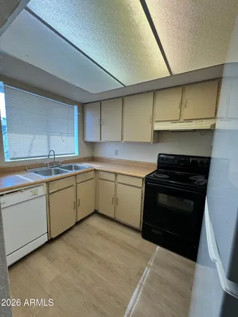 $1,395 | 6454 East University Drive, Unit 36, Mesa, AZ 85205