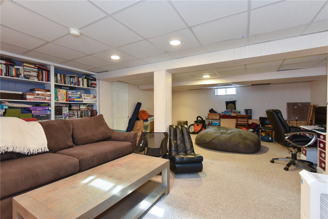 136 Rounds Avenue Providence, RI 02907 - Photo 25 of 37