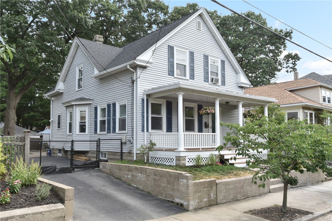 136 Rounds Avenue Providence, RI 02907 - Photo 3 of 37
