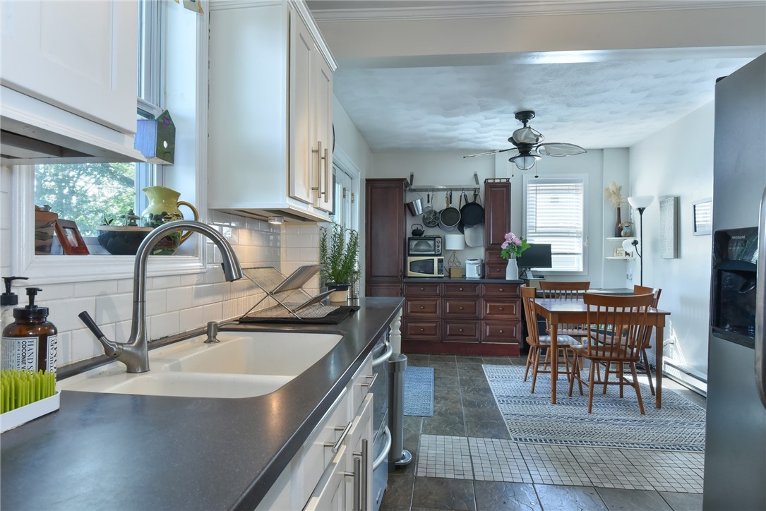 136 Rounds Avenue Providence, RI 02907 - Photo 4 of 37