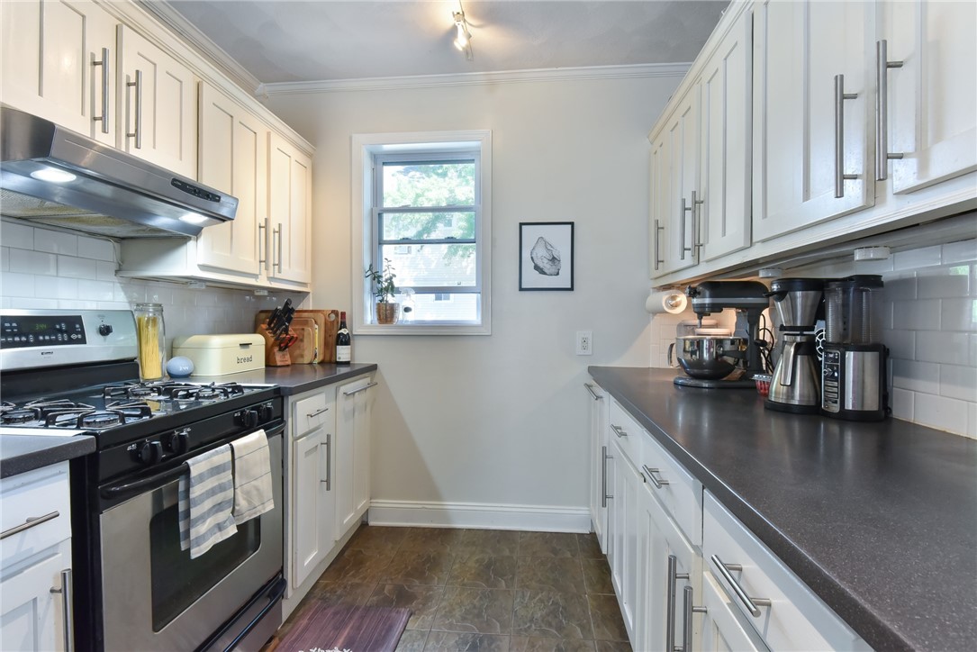 136 Rounds Avenue Providence, RI 02907 - Photo 6 of 37