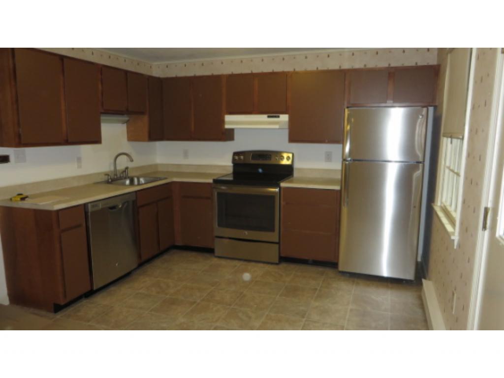 7 Pine Grove Road, Unit 7 Exeter, NH 03833 - Photo 4 of 10