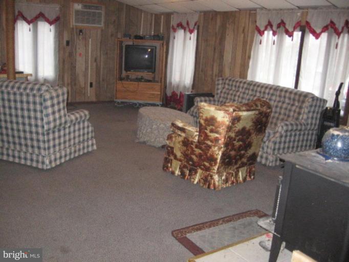 1577 Carpenters Point Road Perryville, MD 21903 - Photo 3 of 12 Large Room with Cathedral Ceilings