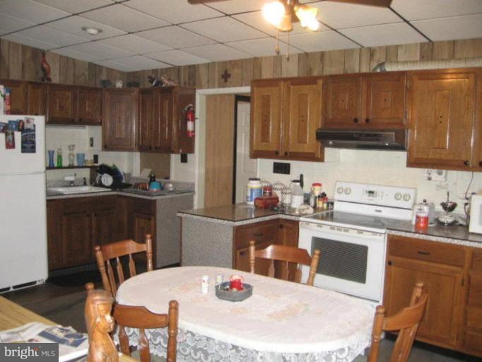 1577 Carpenters Point Road Perryville, MD 21903 - Photo 5 of 12 Large Open Kitchen