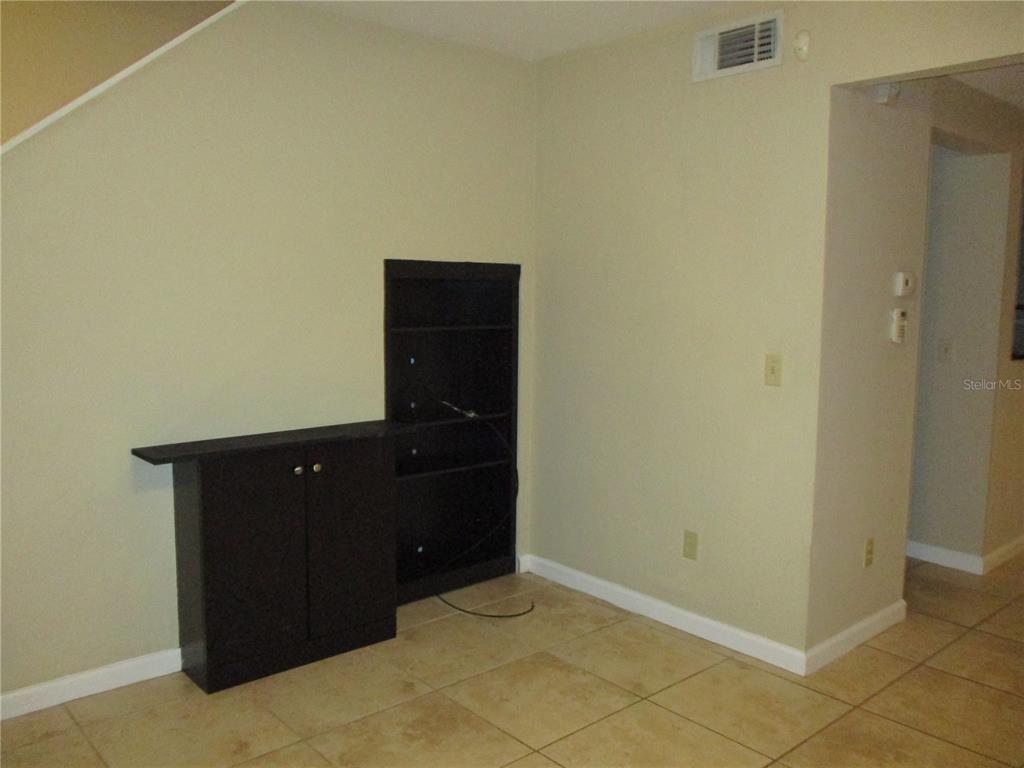 900 Southwest 62nd Boulevard, Unit D23 Gainesville, FL 32607 - Photo 7 of 37 a view of an empty room