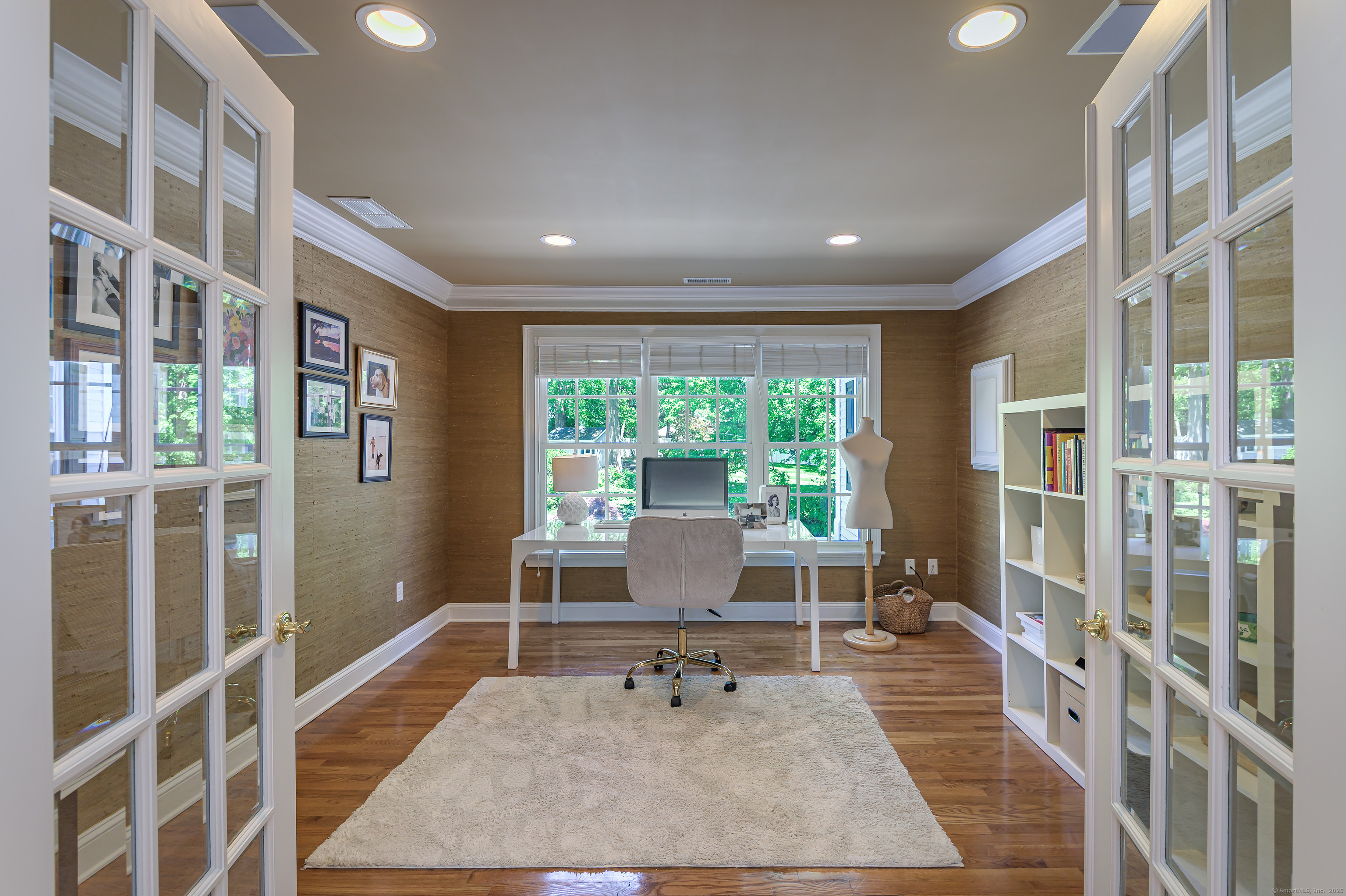 134 Nod Road Ridgefield, CT 06877 - Photo 27 of 40 a room with lots of table and windows