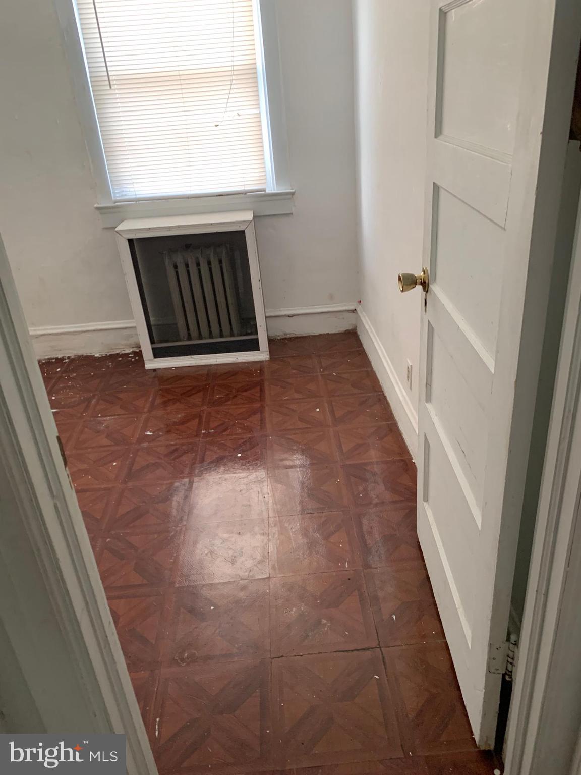 516 Millbank Road Upper Darby, PA 19082 - Photo 12 of 19