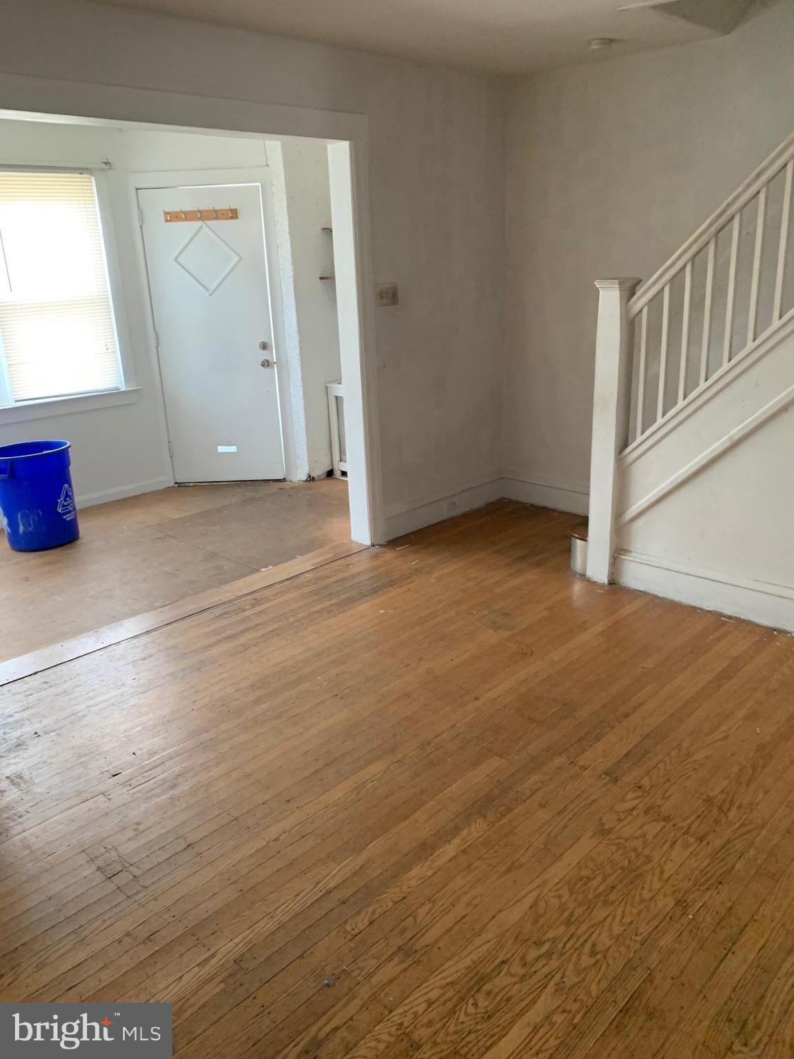 516 Millbank Road Upper Darby, PA 19082 - Photo 3 of 19