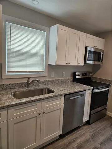 $2,200 | 83 John Street, Westerly, RI 02891