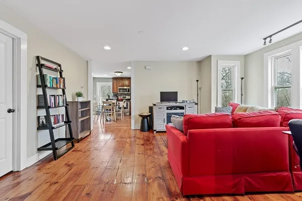 $714,900 | 78 Main Street, Upton, MA 01568