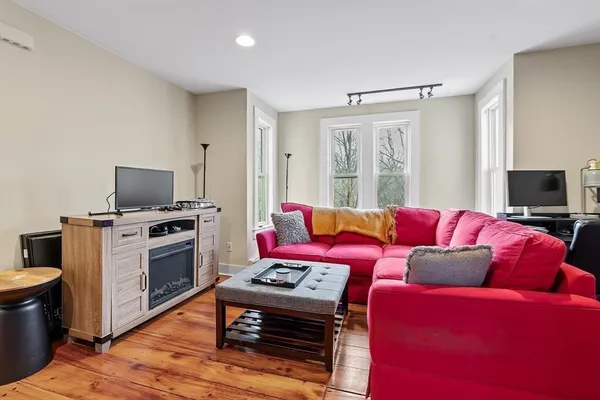 $714,900 | 78 Main Street, Upton, MA 01568