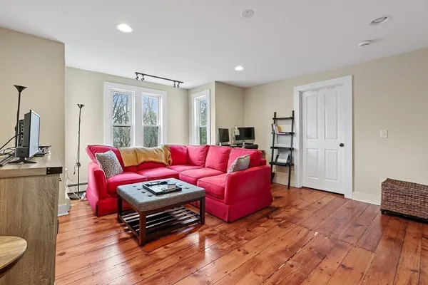 $714,900 | 78 Main Street, Upton, MA 01568
