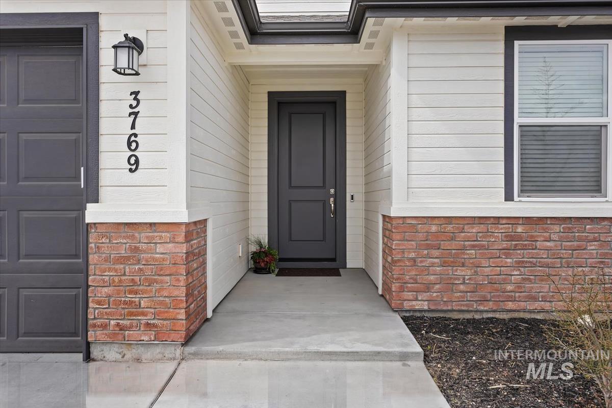 3769 South Angel Falls Way Nampa, ID 83686 - Photo 2 of 44