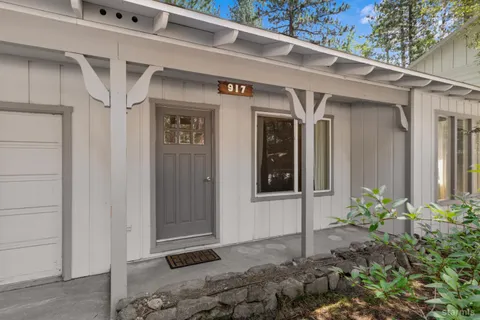 $675,000 | 917 Rainbow Drive, South Lake Tahoe, CA 96150