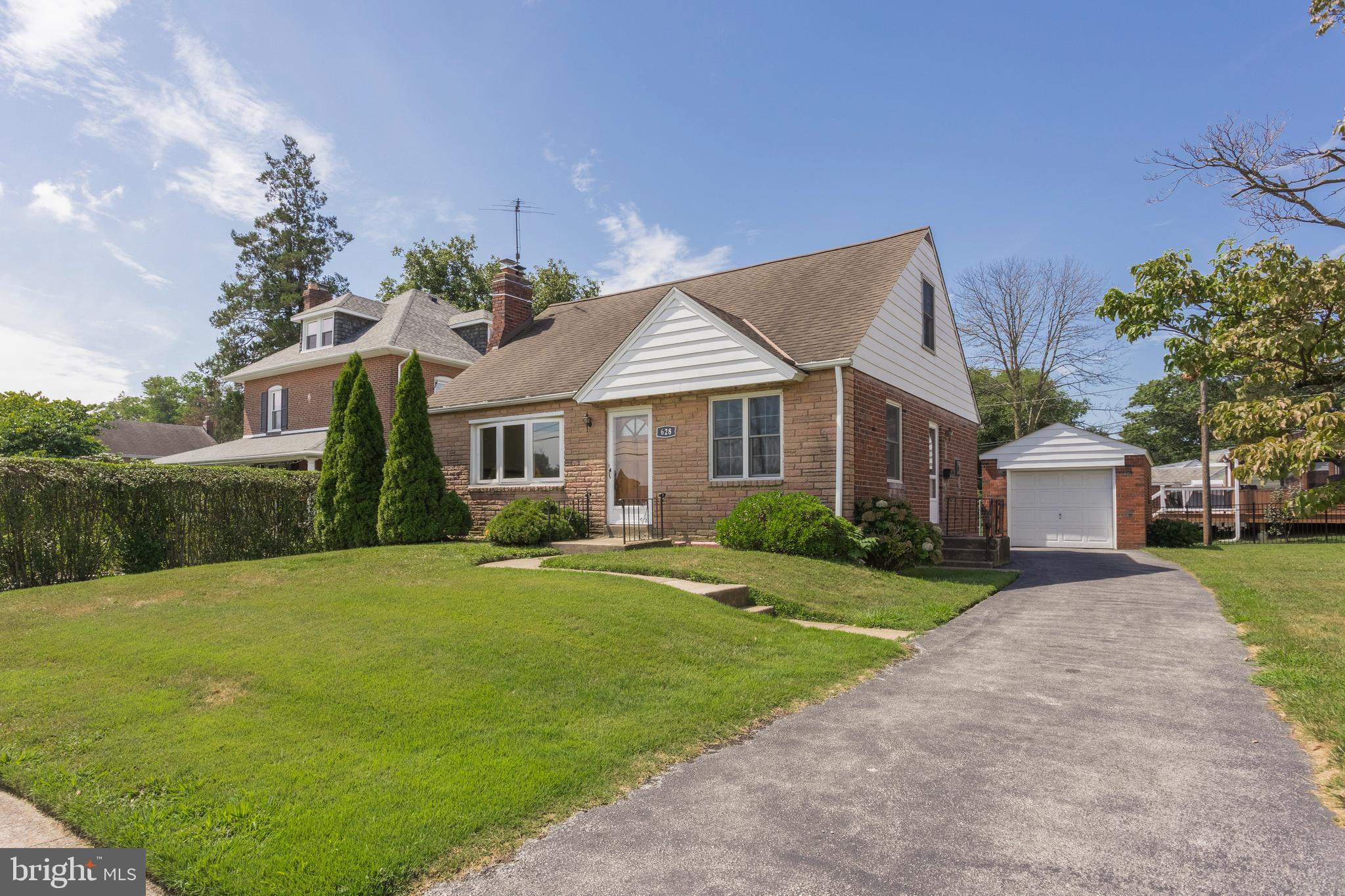628 South Eagle Road Havertown, PA 19083 - Photo 3 of 25