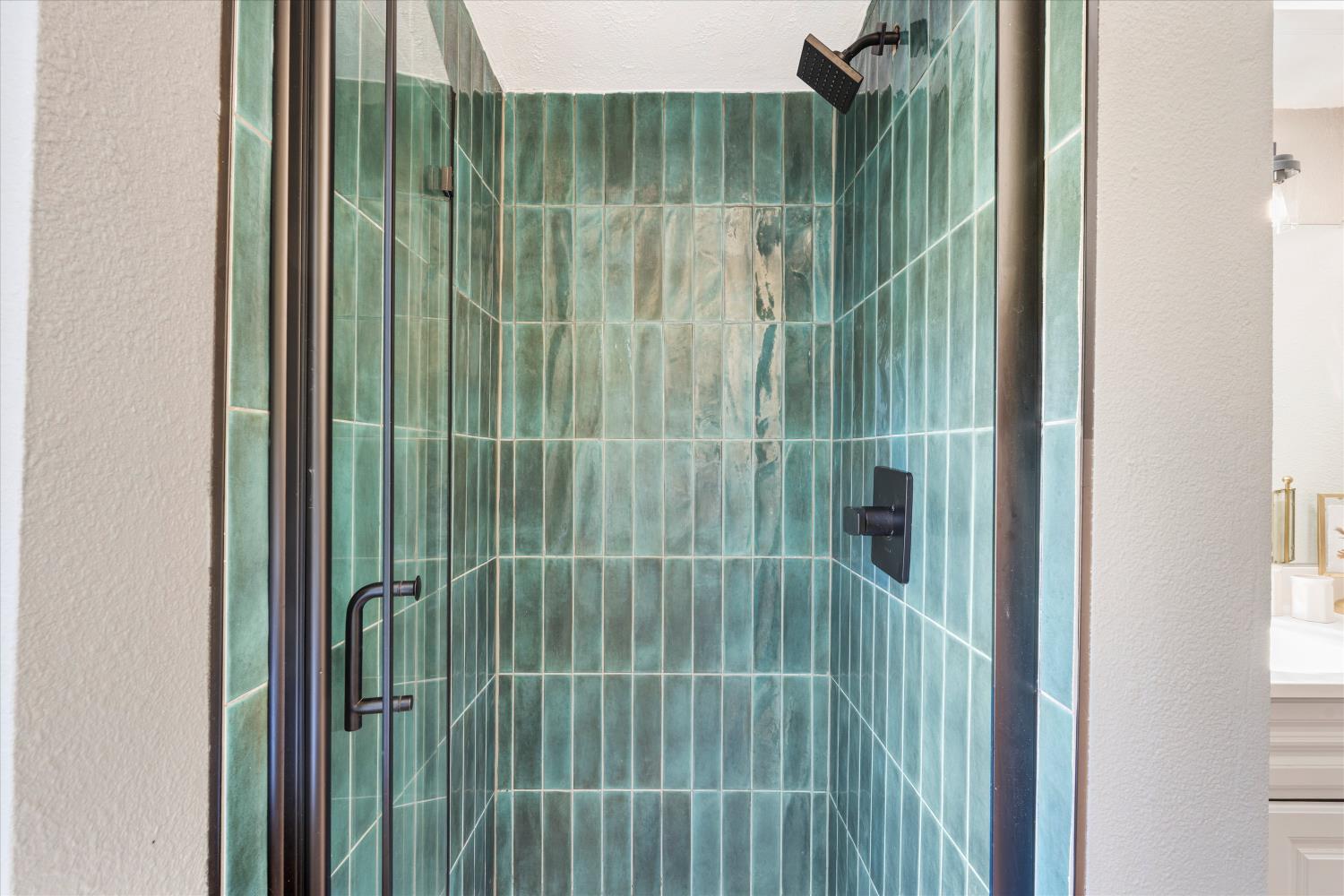 1335 Merry Knoll Road Auburn, CA 95603 - Photo 17 of 46 Downstairs attached unit - bathroom