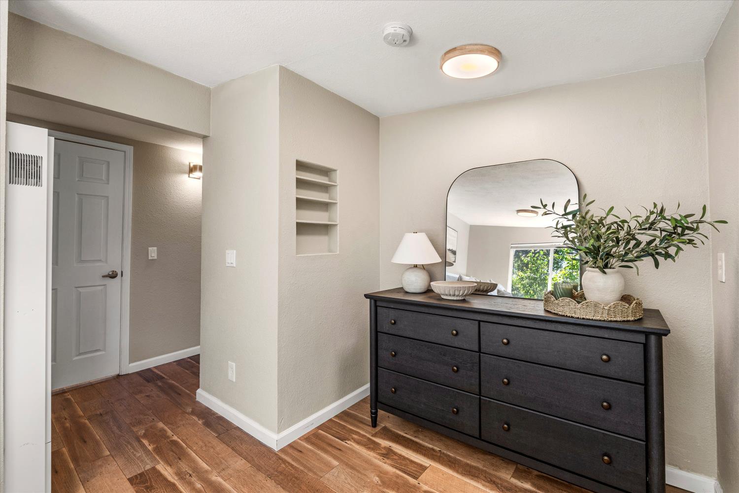 1335 Merry Knoll Road Auburn, CA 95603 - Photo 20 of 46 Downstairs attached unit - bedroom