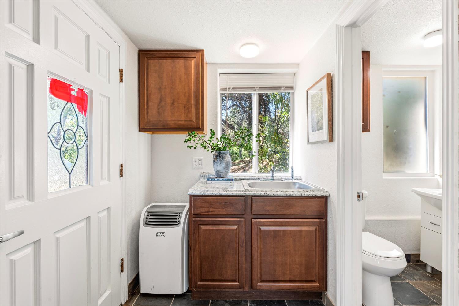 1335 Merry Knoll Road Auburn, CA 95603 - Photo 25 of 46 Heated shop(separate building from main house)