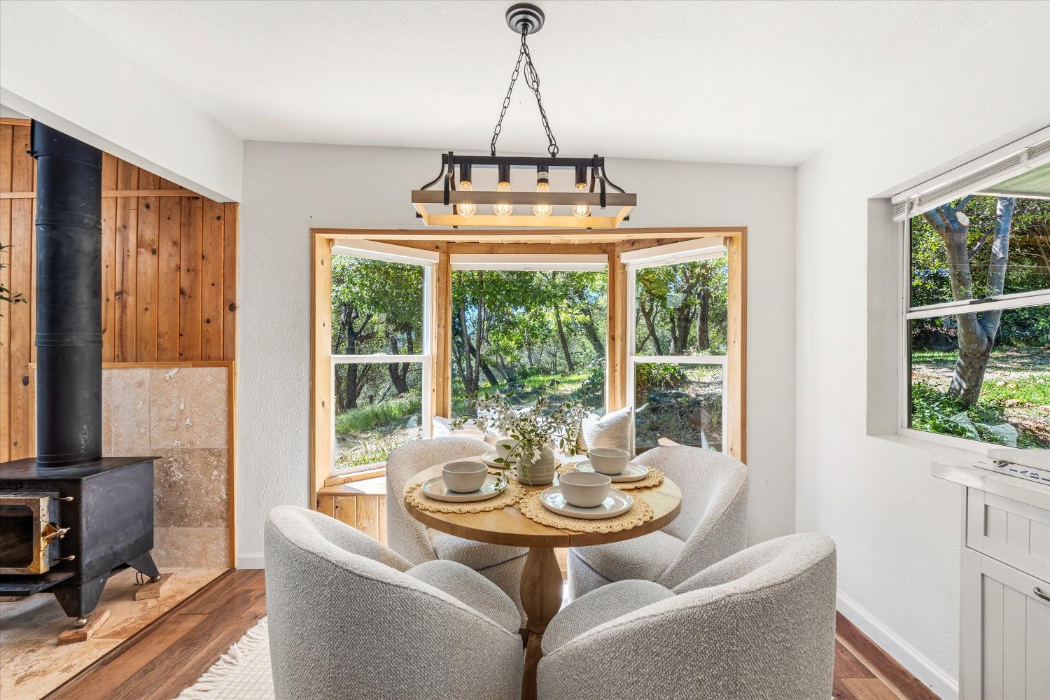 1335 Merry Knoll Road Auburn, CA 95603 - Photo 7 of 46 Primary house - upstairs dining room