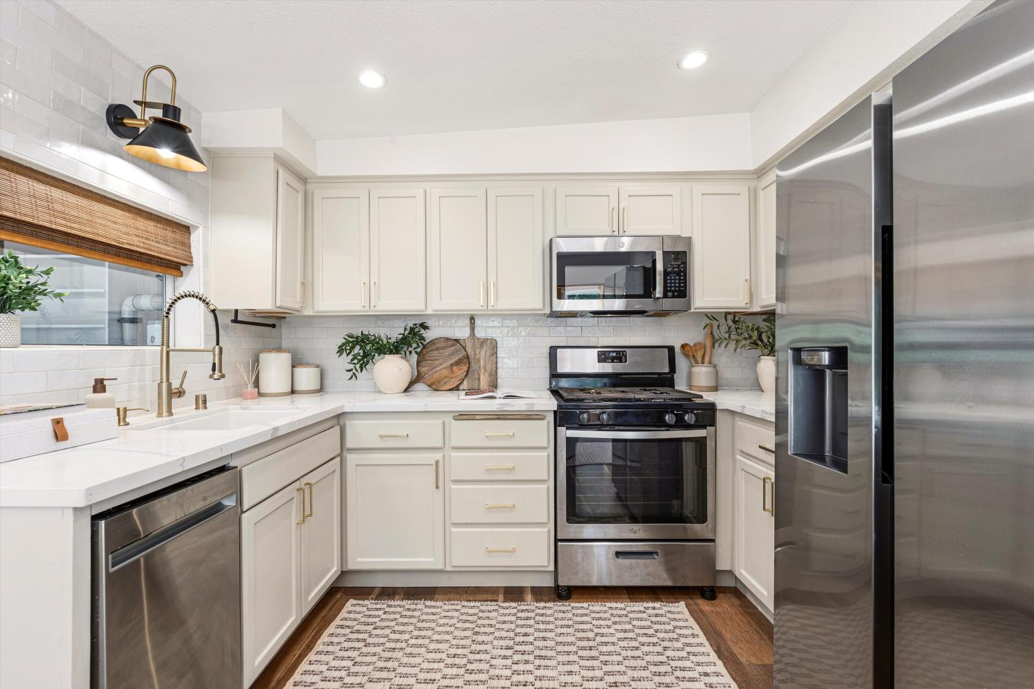 1335 Merry Knoll Road Auburn, CA 95603 - Photo 8 of 46 Primary house - upstairs kitchen
