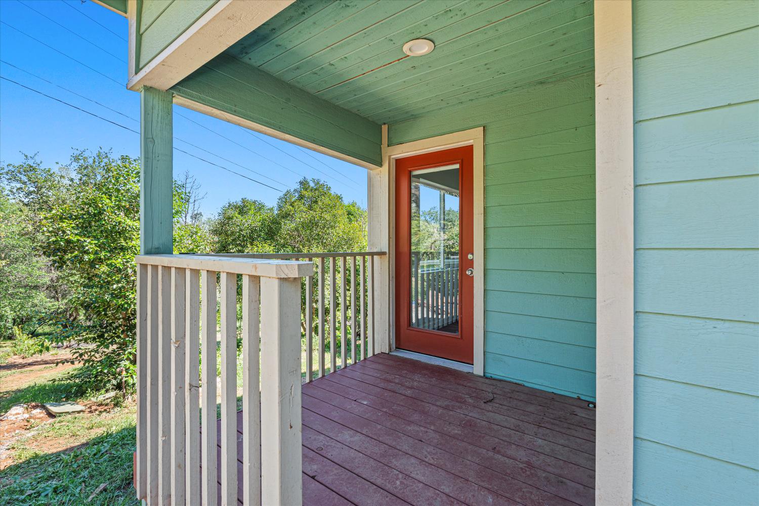 1335 Merry Knoll Road Auburn, CA 95603 - Photo 10 of 46 Private deck off of upstairs bedroom #2