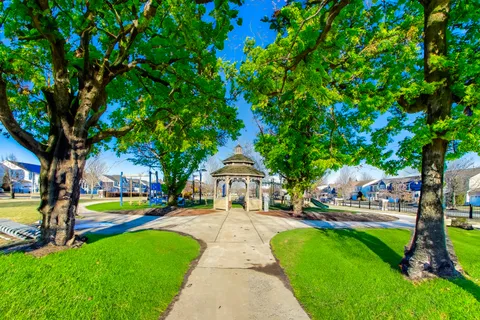 $425,000 | 1749 Serenity Court, Antioch, IL 60002