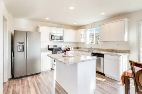 $425,000 | 1749 Serenity Court, Antioch, IL 60002