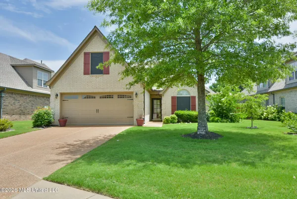 $315,000 | 5854 Foxdale Loop, Southaven, MS 38672