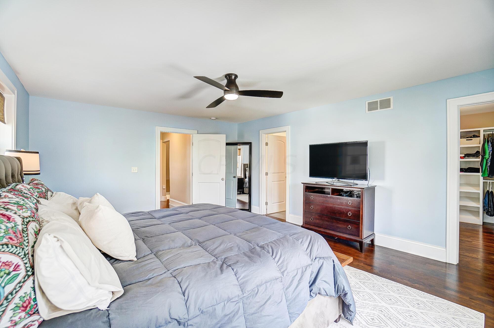 1665 Andover Road Columbus, OH 43212 - Photo 35 of 80 2nd floor Primary with ensuite walk in closet an full bath