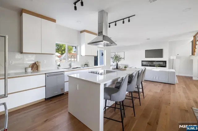 $1,185,000 | 27 Sullivan Drive, Emerson, NJ 07630