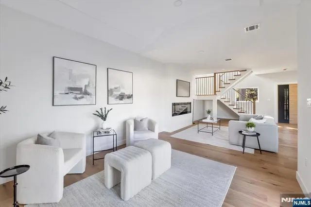 $1,185,000 | 27 Sullivan Drive, Emerson, NJ 07630