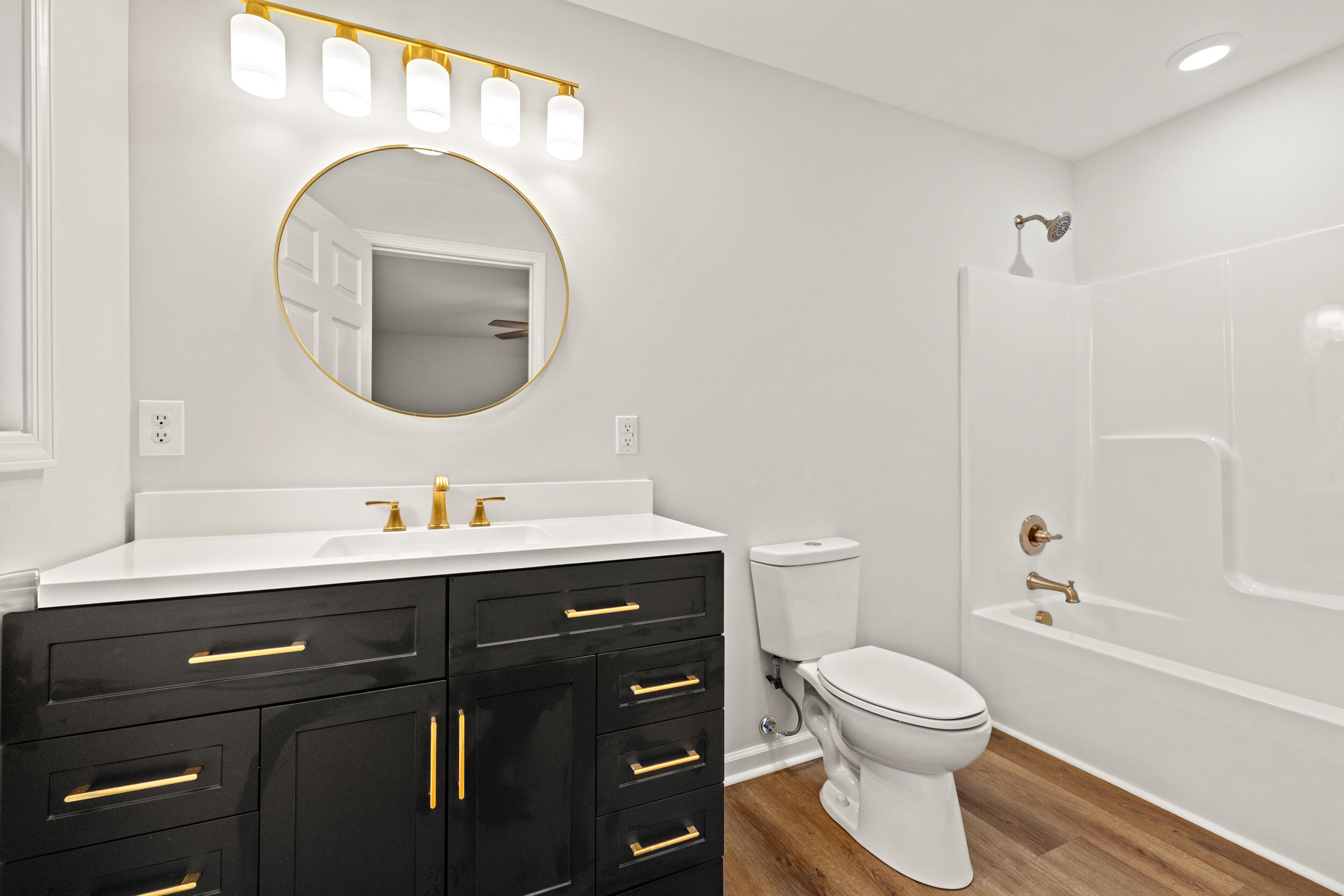 1100 Beaver Lake Road Lawrenceburg, KY 40342 - Photo 27 of 34 Primary Bathroom